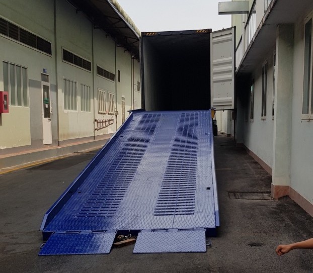 Cầu dẫn xe nâng lên container KAT-YD10 mobile loading ramp container