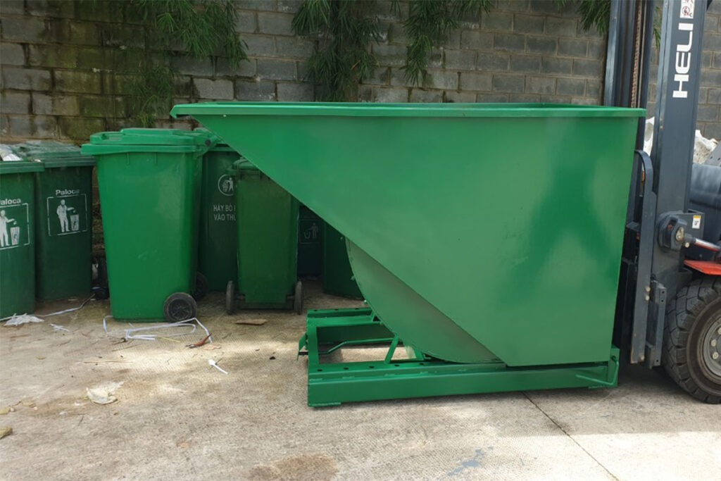 Giao Hàng Self Dumping Hoppers cho công ty Weida! Thung dung rac cong nghiep
