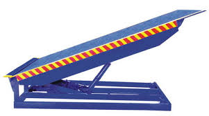 Cách lựa chọn cầu dẫn xe nâng lên container tiết kiệm chi phí cau dan xe nang