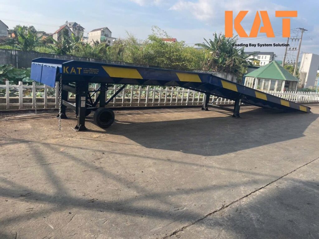 Bàn Giao Cầu Dẫn Xe Nâng Lên Container (Container Loading Ramp) Cho Công Ty Louis Dreyfus Company (LDC) Tại Bình Dương ban giao cau dan xe nang ldc binh duong