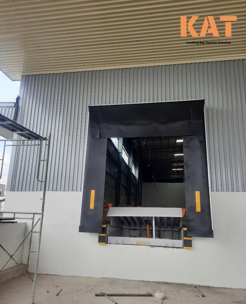 Lắp đặt Sàn Nâng Thủy Lực (Dock Leveler) và Bạt Che (Dock Shelter) cho Công ty Nhựa tại Vũng Tàu – Giải pháp Tối Ưu Hóa Quy Trình Vận Hành lap dat san nang dock leveler va bat che dock shelter vung tau