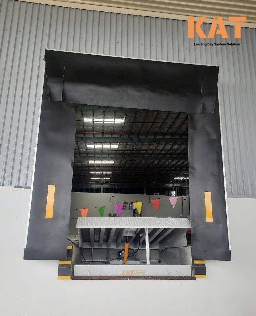 Lắp đặt Sàn Nâng Thủy Lực (Dock Leveler) và Bạt Che (Dock Shelter) cho Công ty Nhựa tại Vũng Tàu – Giải pháp Tối Ưu Hóa Quy Trình Vận Hành san nang dock leveler va bat che dock shelter vung tau