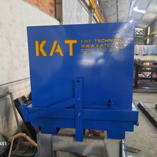 bottom discharged skip