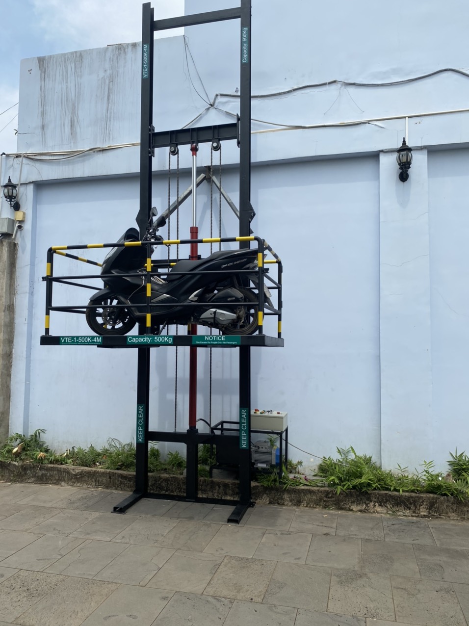 Thang nâng xe máy thủy lực thang nâng xe máy 300kg